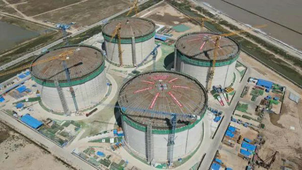中国海油：我国自主设计建造的最大LNG储罐成功升顶