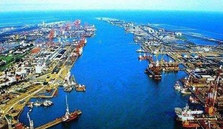 沿海枢纽港吞吐量继续增长，长江枢纽港实现正增长