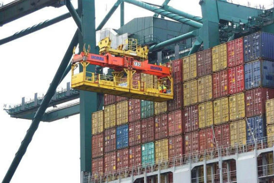 中国港口连破吞吐量记录 外贸已全面复苏？