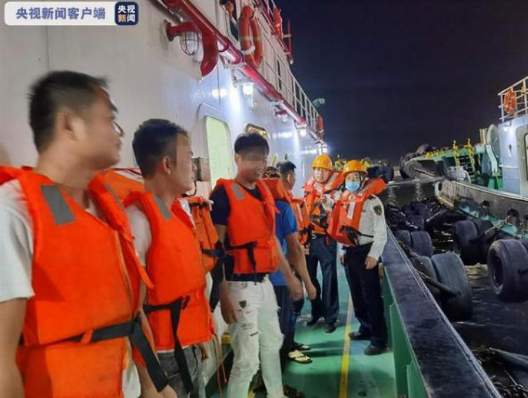 广东湛江6名钓友海上遇险 海事部门紧急救援