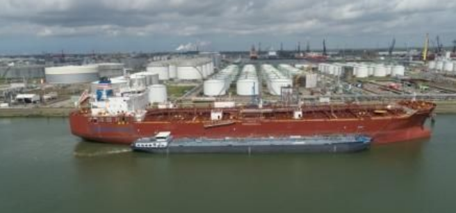 全球首次！鹿特丹港完成船对船甲醇燃料加注