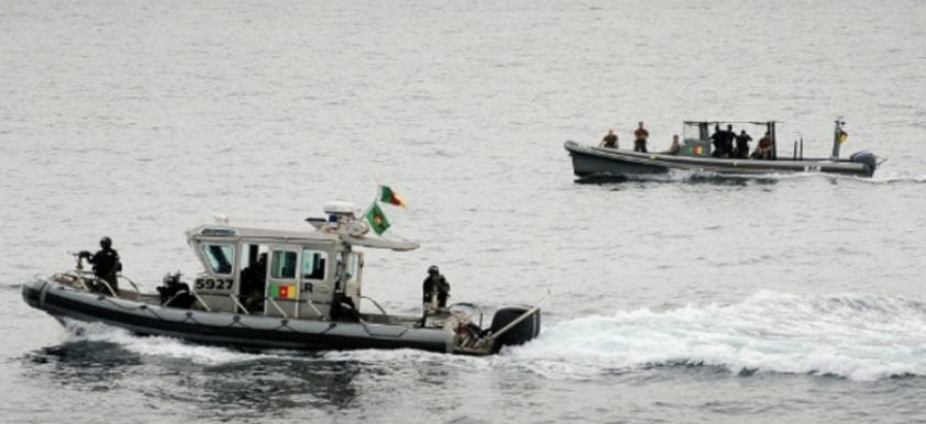 BIMCO：有能力的国家派军舰, 轮流打击尼日利亚海盗！