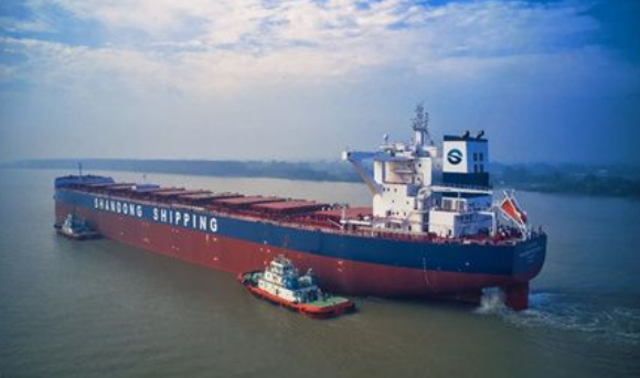 扬州中远海运重工交付国银租赁21万吨散货船首制船