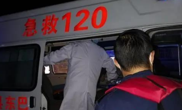 船员生病求救 巴东海事紧急出航接送就医