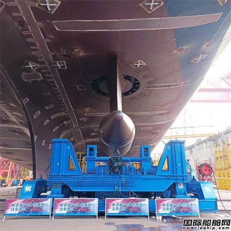 武汉船机首次制造邮轮吊舱安装平台首秀成功