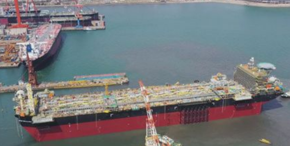 大船集团建造Bacalhau FPSO顺利出坞