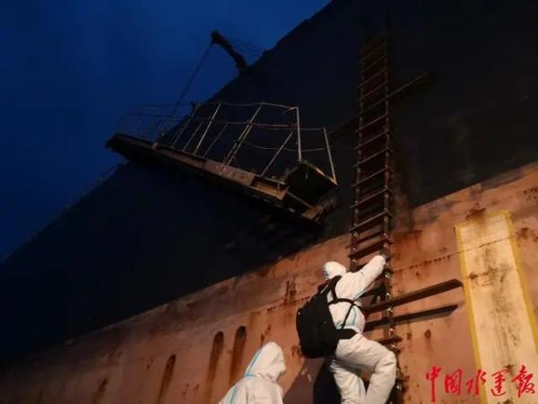 刷新历史！吃水11.8米大型海轮首靠江苏镇江港