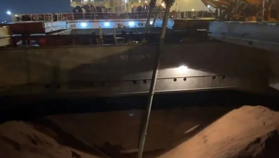 今日安全 | 港口工人误入大豆船舱口, 灰尘颗粒致窒息死亡