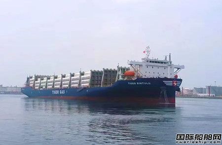全球最大LNG罐箱甲板船首航烟台港
