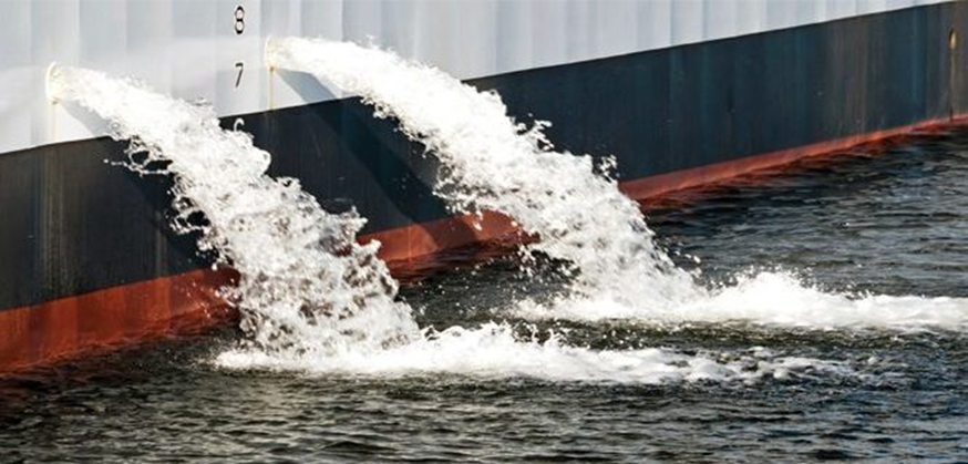 英国立法限制船舶排放压载水