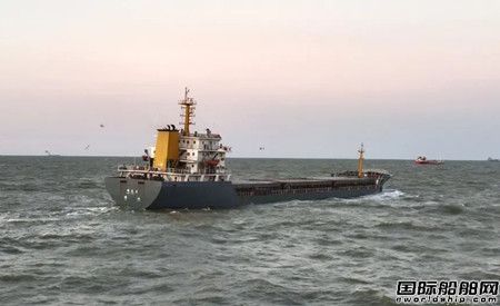 两艘大船遇险！“国海民丰”号顶着8级风成功救援