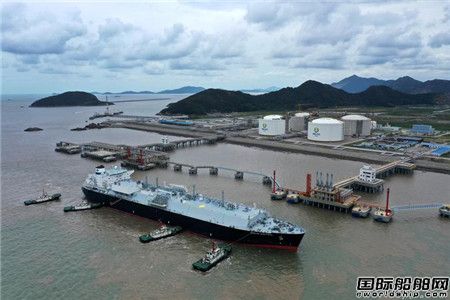 大船集团交付全球最大C型罐专用LNG燃料加注船