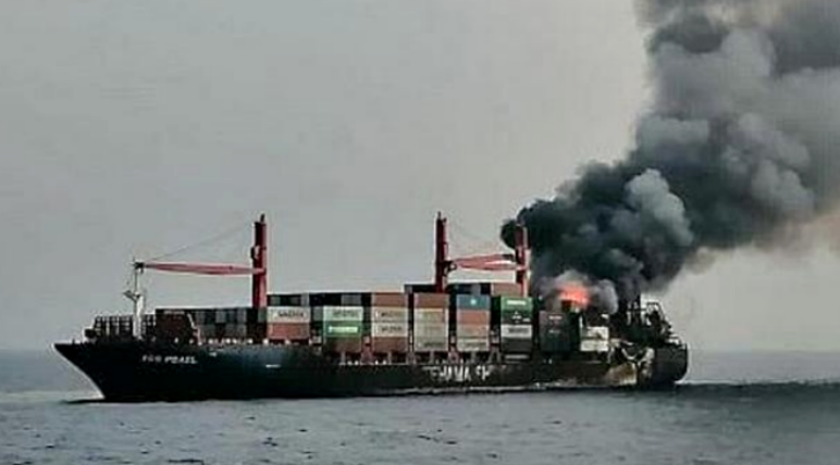 突发！集装箱船红海起火, 25船员遇险！如何预防箱船火灾？