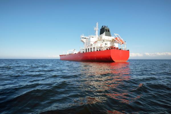 英国确认不会为运送俄罗斯石油的船只投保