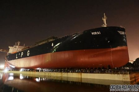 江南造船建造国内首艘4万方液化石油气船下水