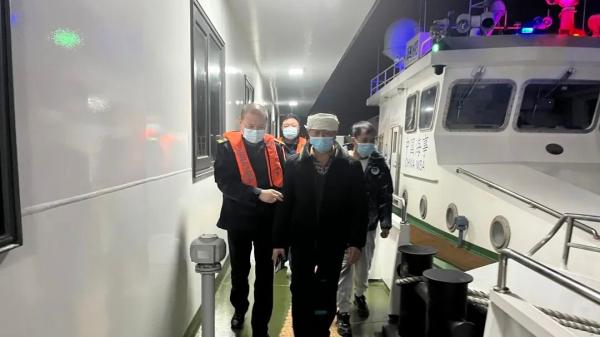 二十五分钟“双向奔赴”！南通海事紧急救援受伤船员