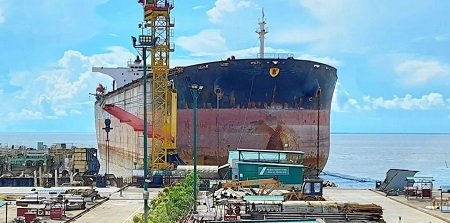 两家亚洲船东出售拆解旗下“最老”散货船