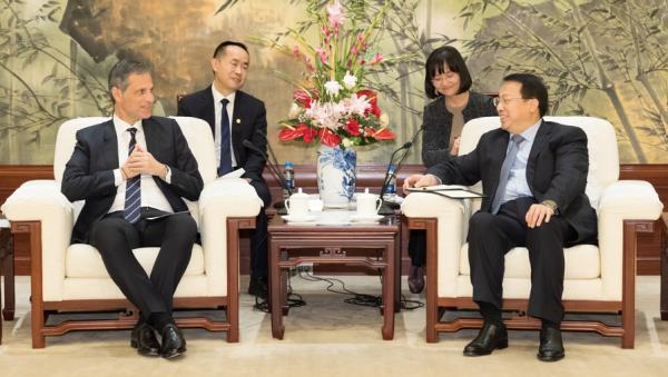 上海市市长龚正，会见达飞集团董事长鲁道夫·萨德