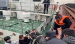 危急25分钟，海事、航道人员紧急救助中风船员