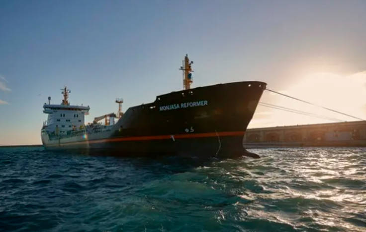 事件追踪：西非遭海盗袭击的油轮, 6船员被绑架