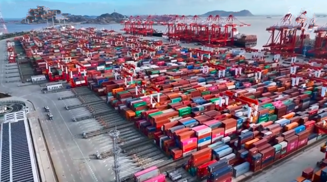 马英九在沪参观全球单体最大自动化码头