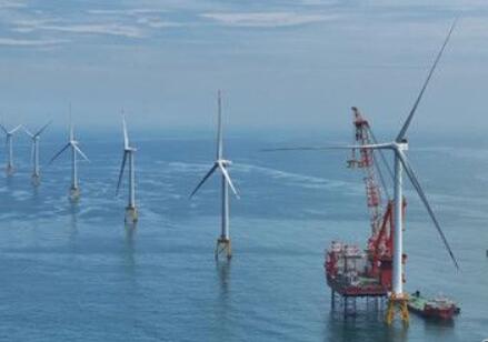 “白鹤滩”号完成全球首台16兆瓦海上风电机组安装