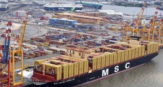 扬子鑫福建造！地中海航运全球最大集装箱船在不莱梅港命名