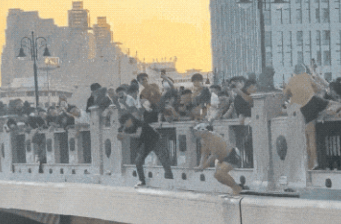 去看天津跳水大爷？不如来了解船上跳水大哥！