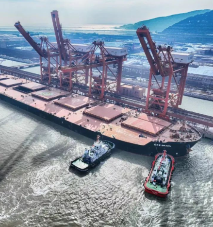 江苏省首个40万吨级矿石码头诞生！