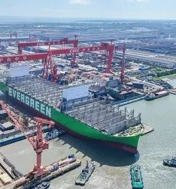 提前11天出坞！沪东中华超大型箱船建造完整性创历史最佳