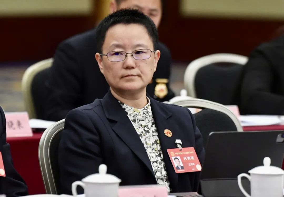 锦江航运董事长庄晓晴辞职
