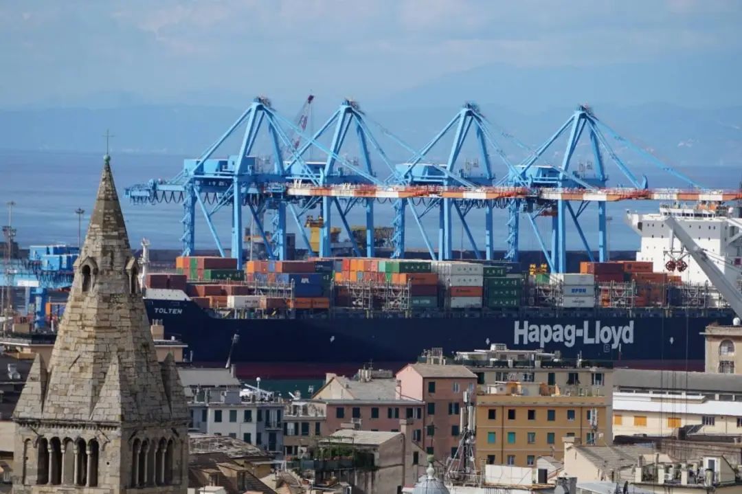 Hapag-Lloyd_Spinelli_Italy.JPG.jpg