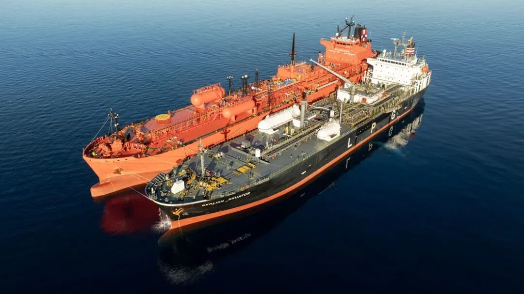 全球首次液氨STS转运成功!