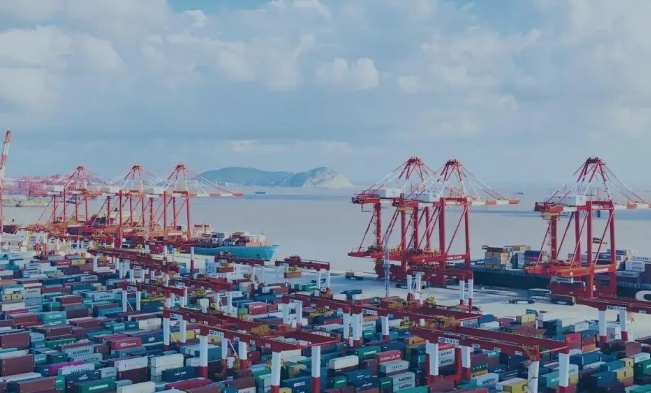 深水航道改写上海航运史：从“有江无海”迈向“东方大港”