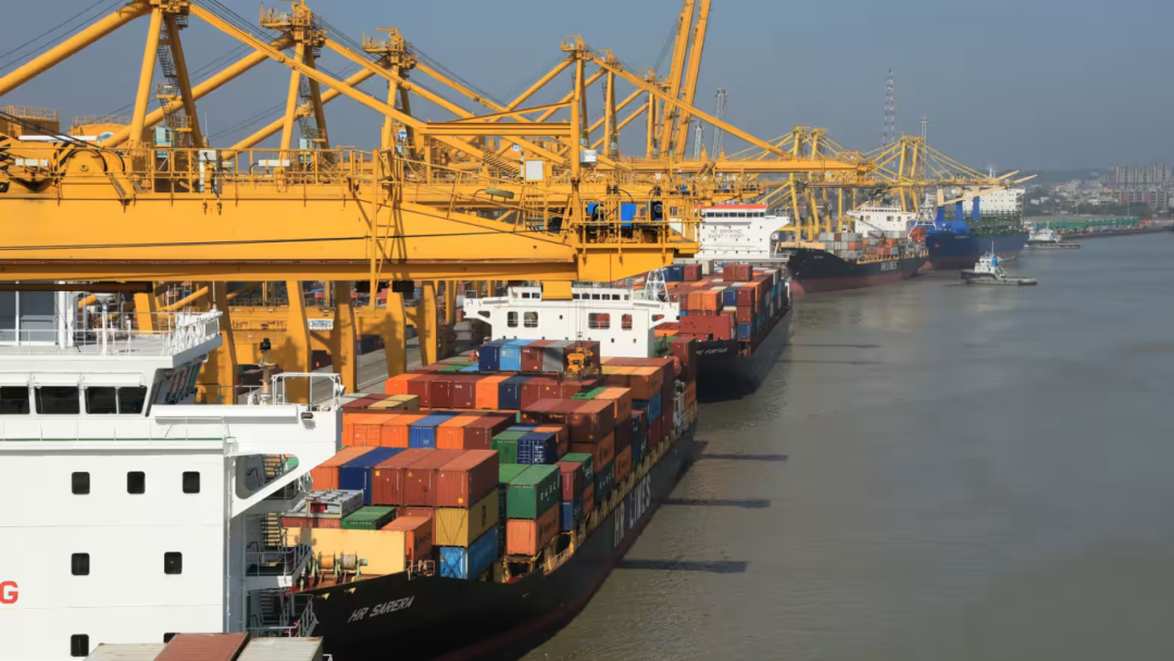 孟加拉国港口之争：马士基、DP World 陷入争议