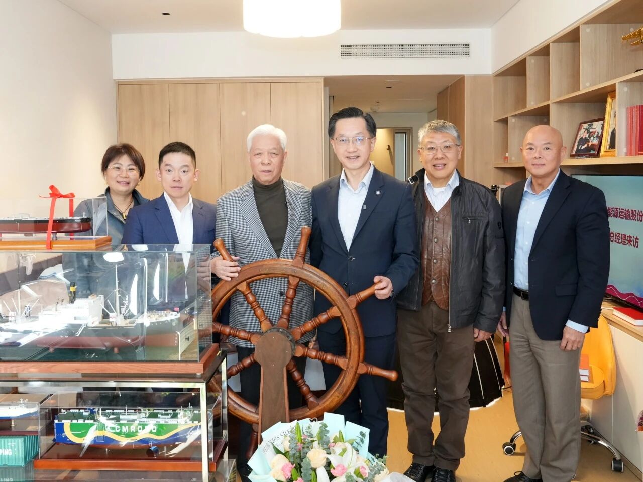 招商轮船慰问航运先驱方嘉德