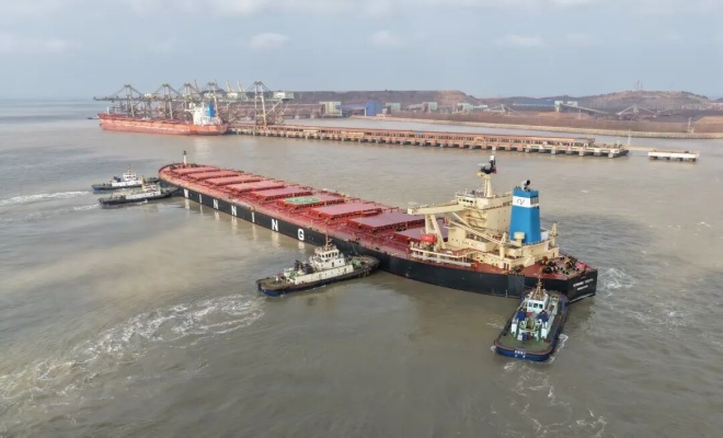 来了！西芒杜首船铁矿石顺利运抵中国！