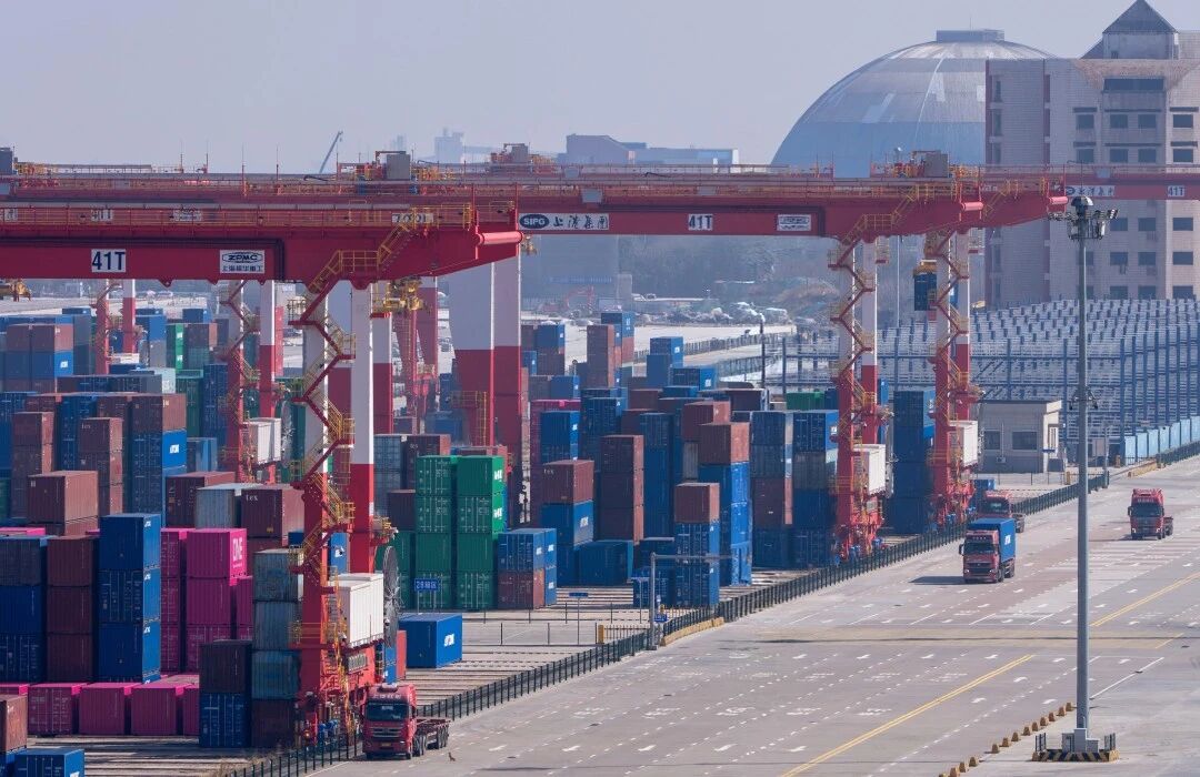 再创新高！上海港1月集装箱吞吐量突破506万标准箱