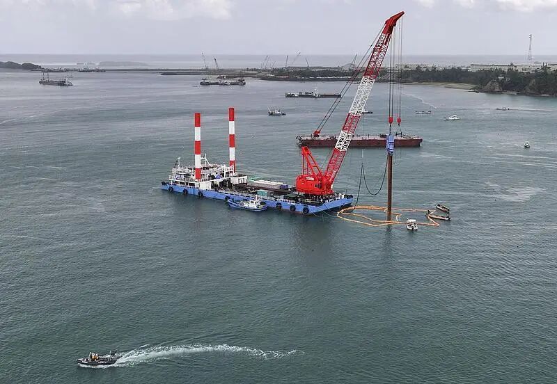 日本冲绳县名护市附近海域两船倾覆 已致2人死亡