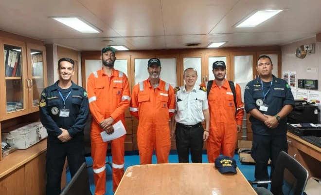 3位巴西渔民落水漂流32小时，中国船长伸出救援之手