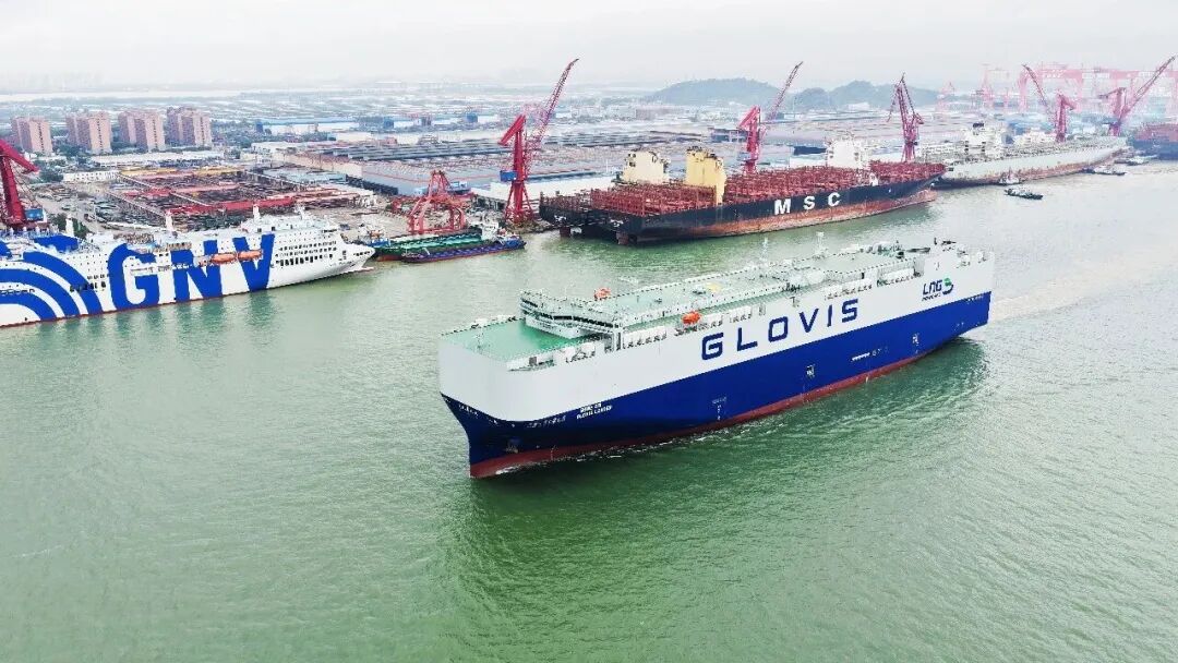 全球首艘！万车级汽车运输船出海试航