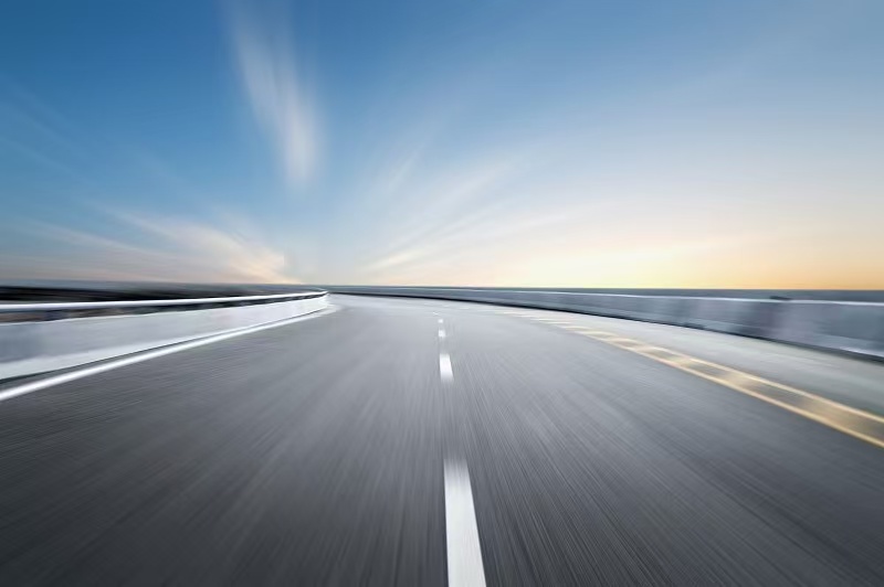 一季度铁路投资稳步增长，客货运量增势良好