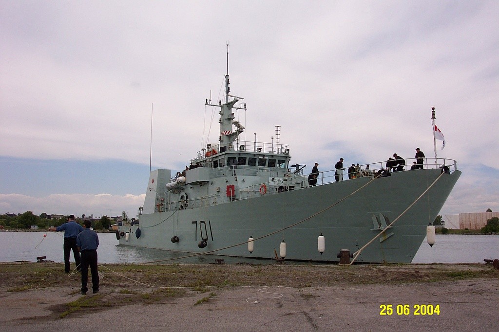 HMCS Glace Bay(701)