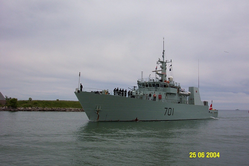 HMCS Glace Bay(701)