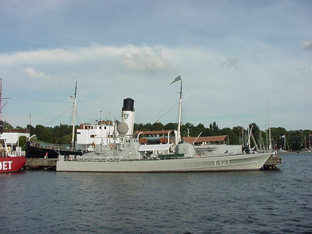 T 121