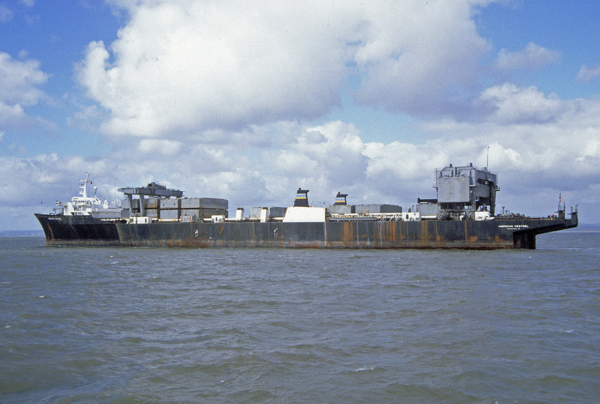 USNS AMERICAN KESTREL