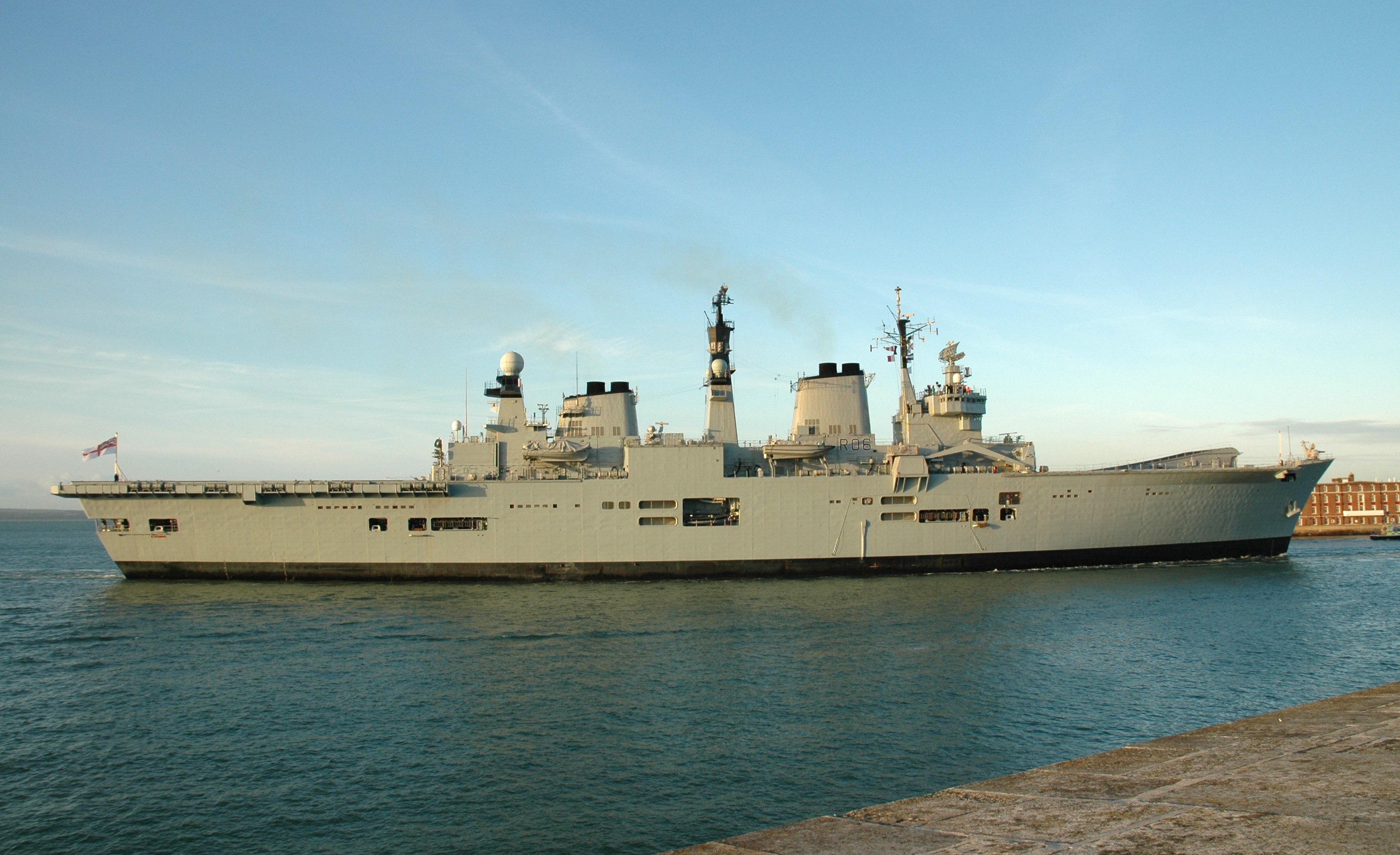 HMS Illustrious R06