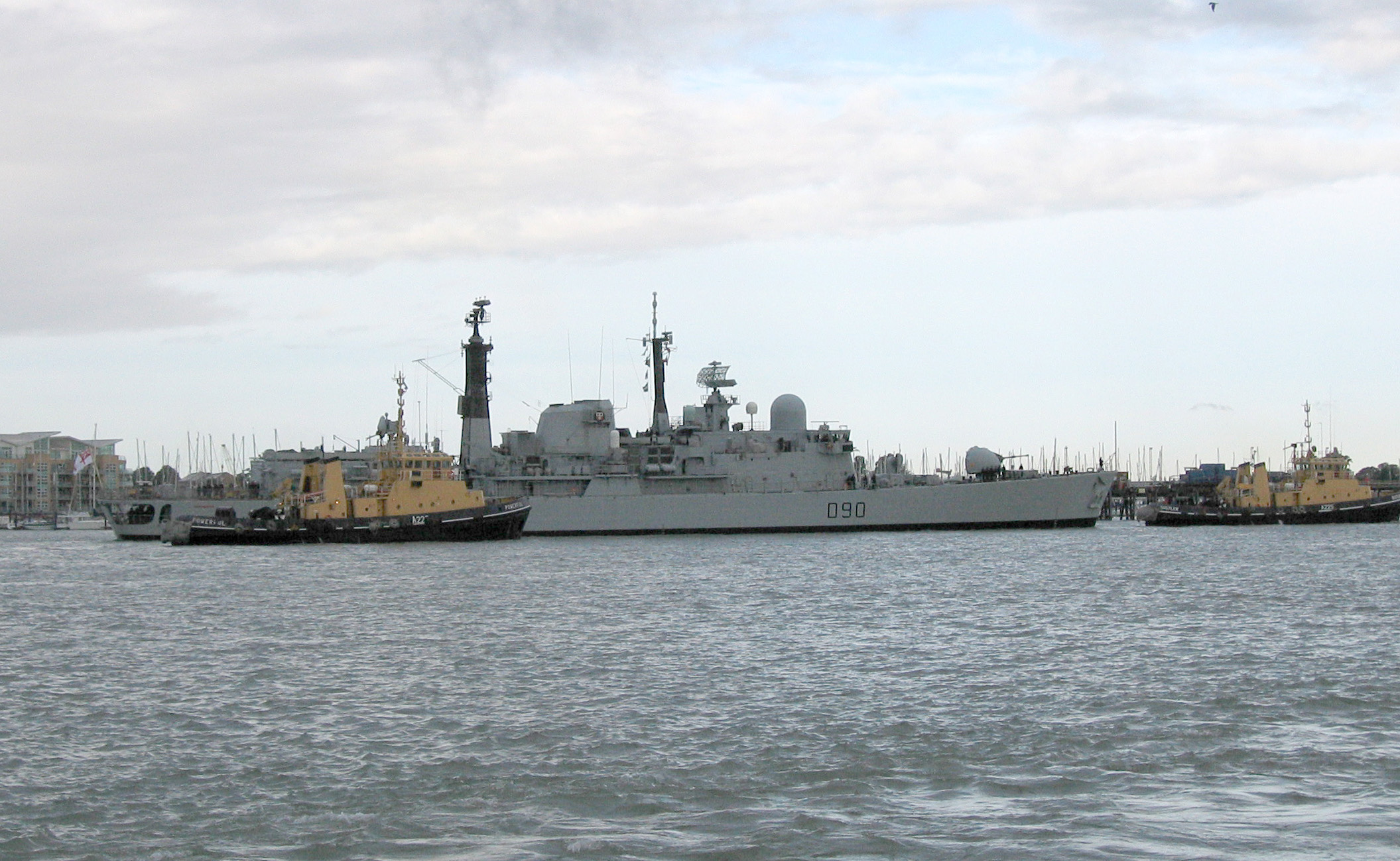 HMS Southampton D90