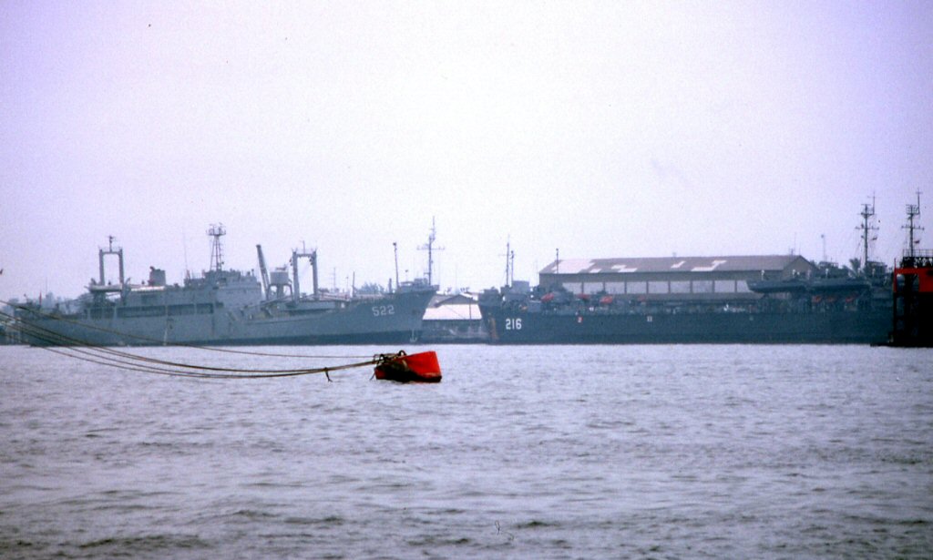 Tai Hu & Chung Kuang