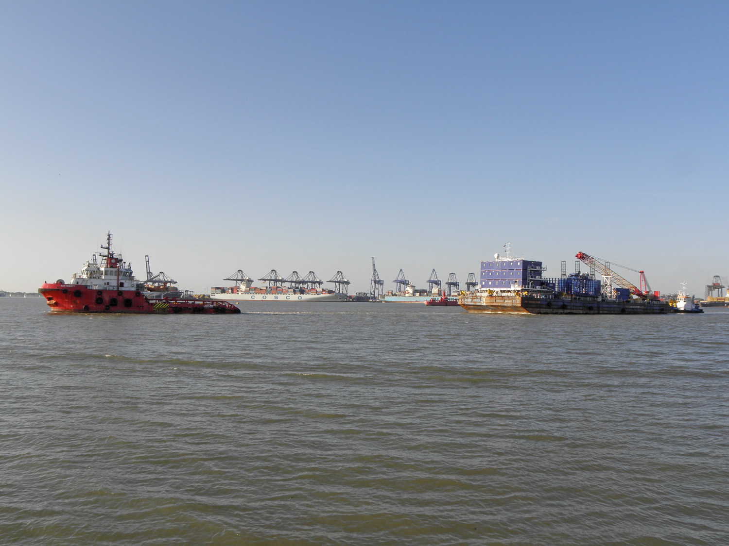 BOA MIGHTY towing AMT DISCOVERER